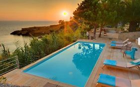 Villaparadiso Beach Front Villa Makris Gialos